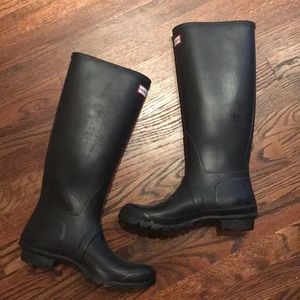 Black hunter rain boots